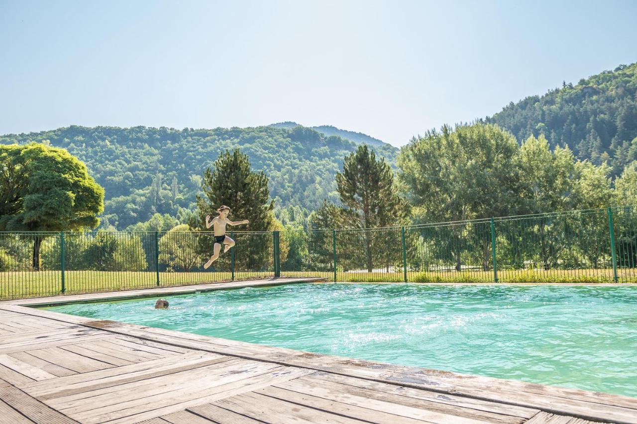 Les Chalets De Booz Saint-Germain-du-Teil Екстер'єр фото