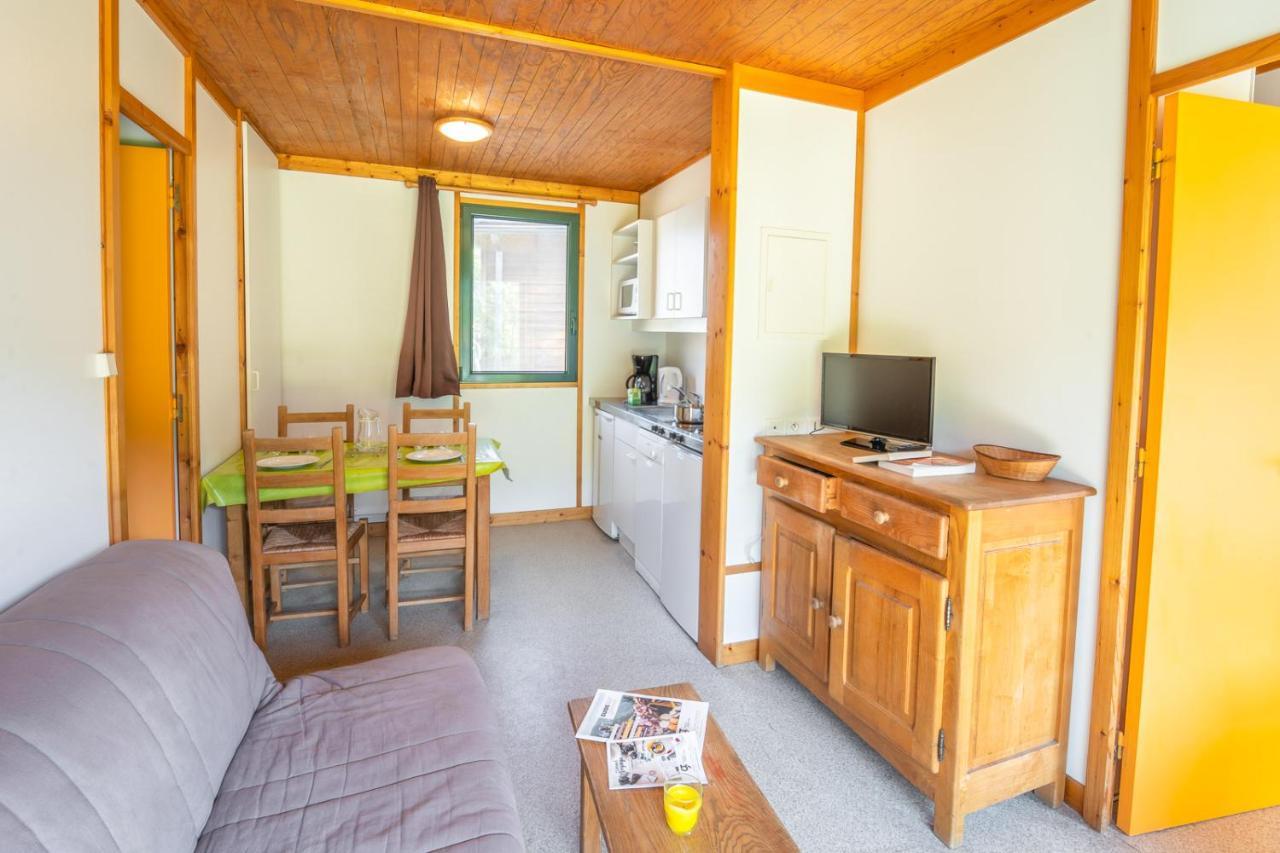 Les Chalets De Booz Saint-Germain-du-Teil Екстер'єр фото