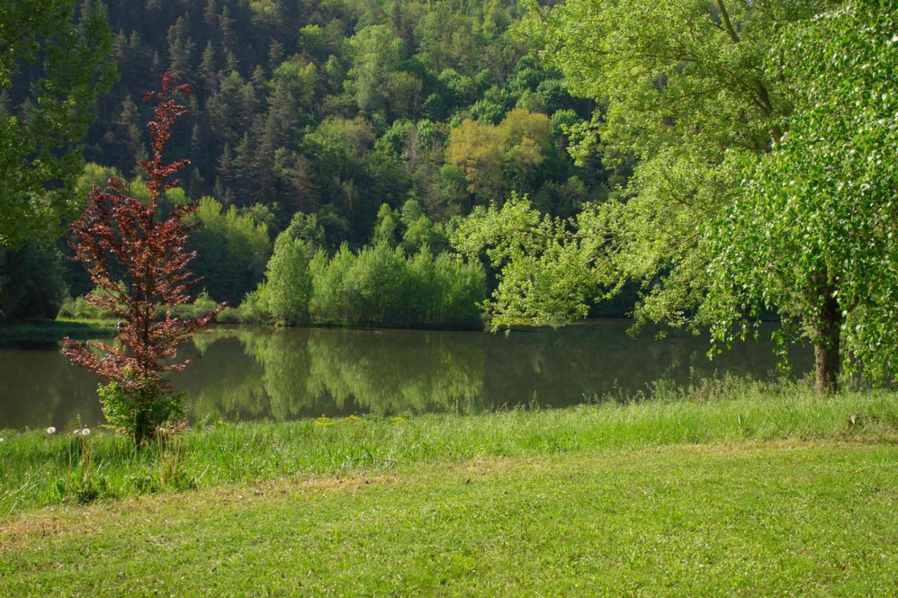 Les Chalets De Booz Saint-Germain-du-Teil Екстер'єр фото