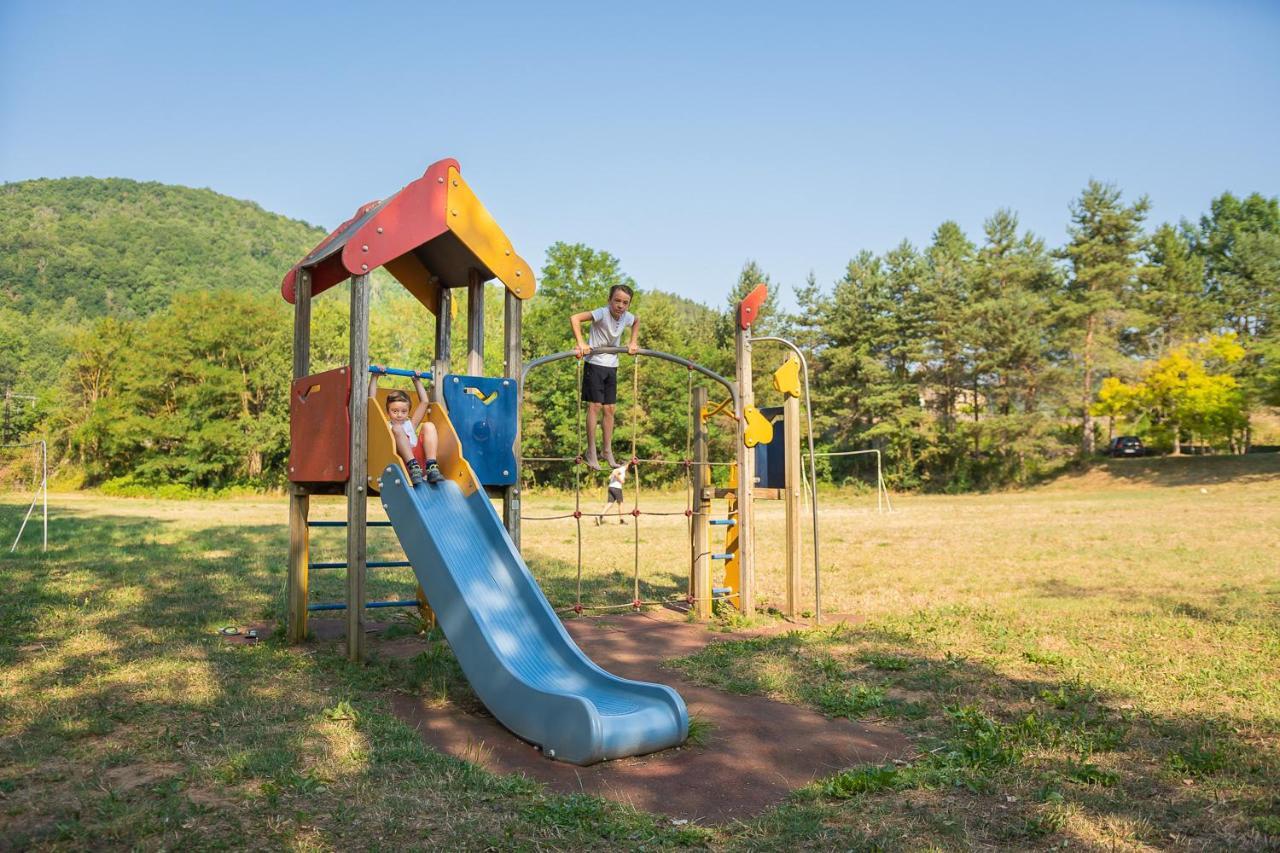 Les Chalets De Booz Saint-Germain-du-Teil Екстер'єр фото