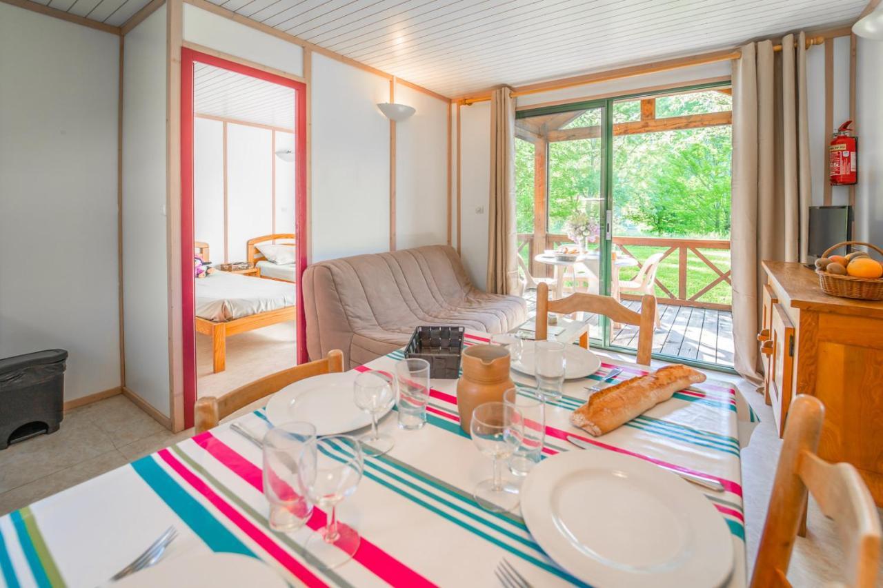 Les Chalets De Booz Saint-Germain-du-Teil Екстер'єр фото